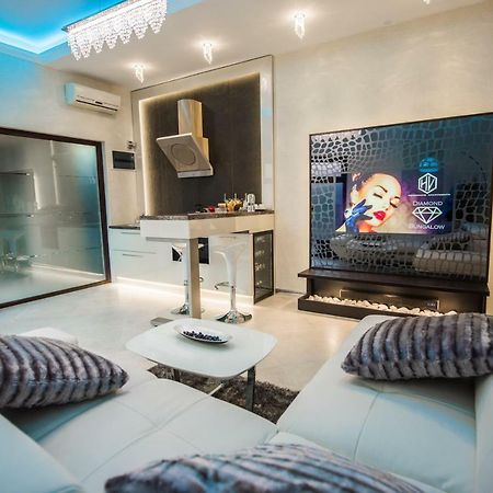 H & V Residence - Diamond Bungalow Apartment Arad Dış mekan fotoğraf